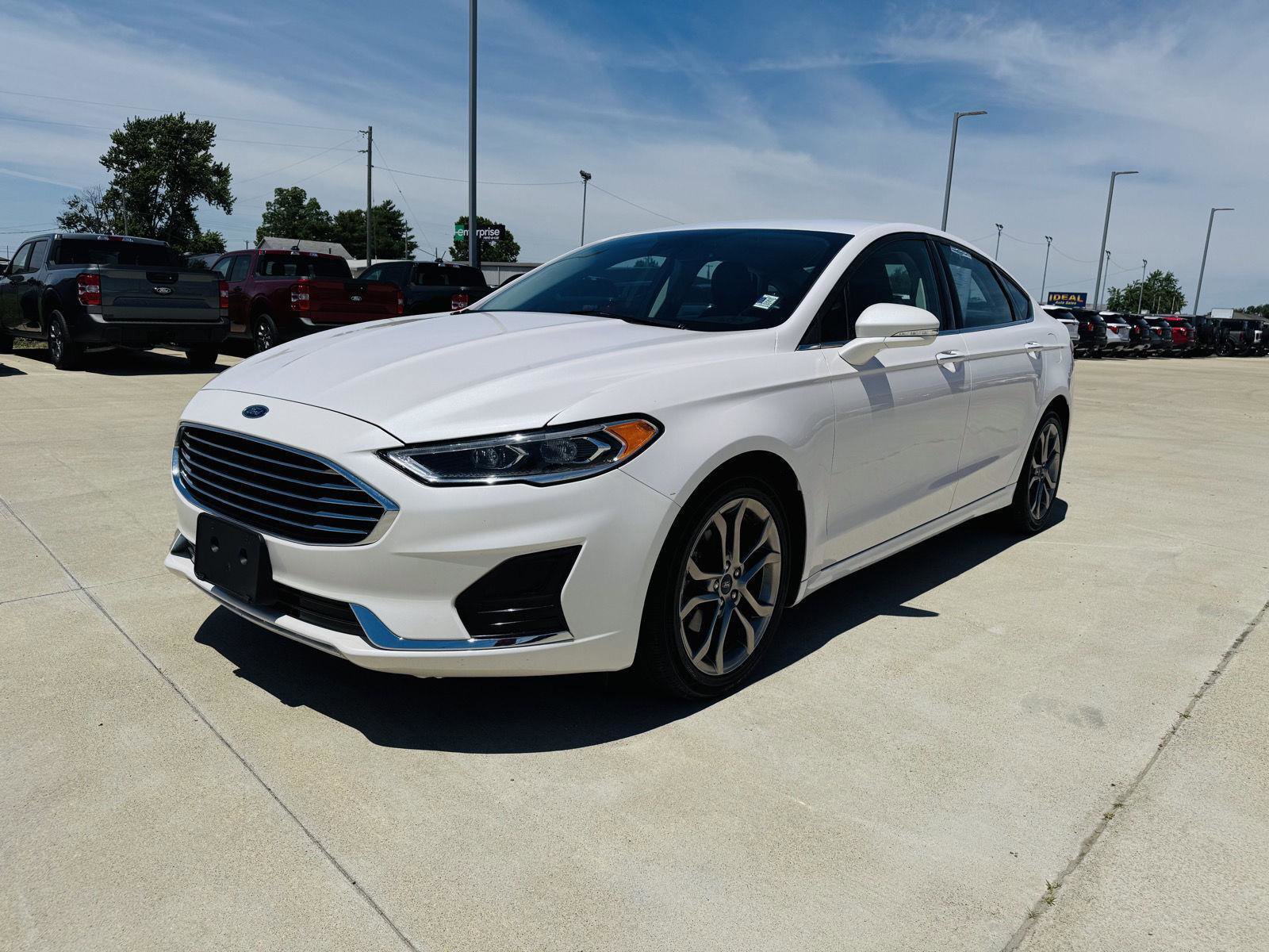 Used 2020 Ford Fusion SEL FWD image 32