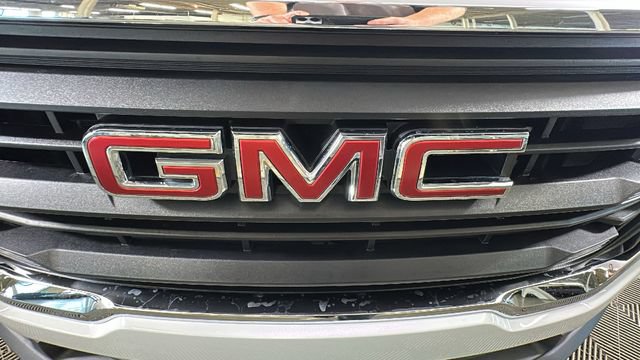 Used 2024 GMC Terrain SLE w/ Driver Convenience Package AWD/4WD image 8