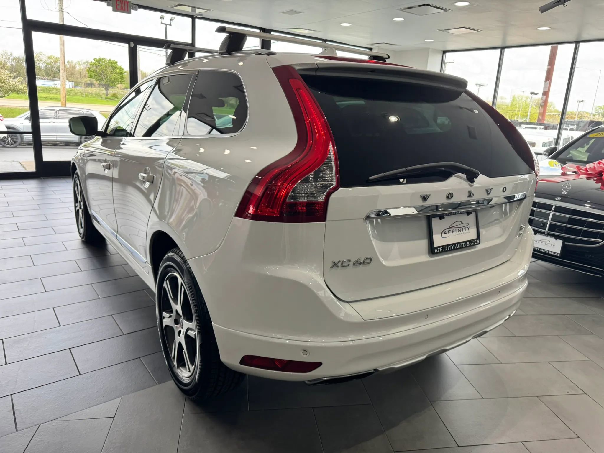 Used 2014 Volvo XC60 T6 AWD/4WD image 3