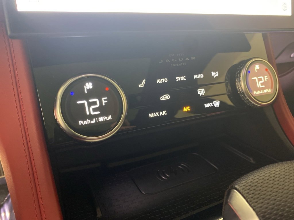 Used 2021 Jaguar F-PACE SVR image 21