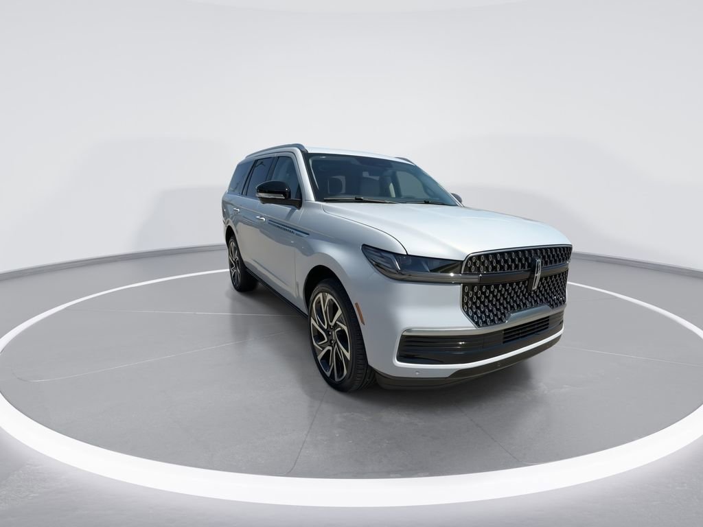 New 2026 Lincoln Navigator Reserve AWD/4WD image 3