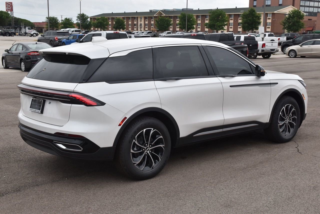 New 2026 Lincoln Nautilus Premier AWD/4WD image 13