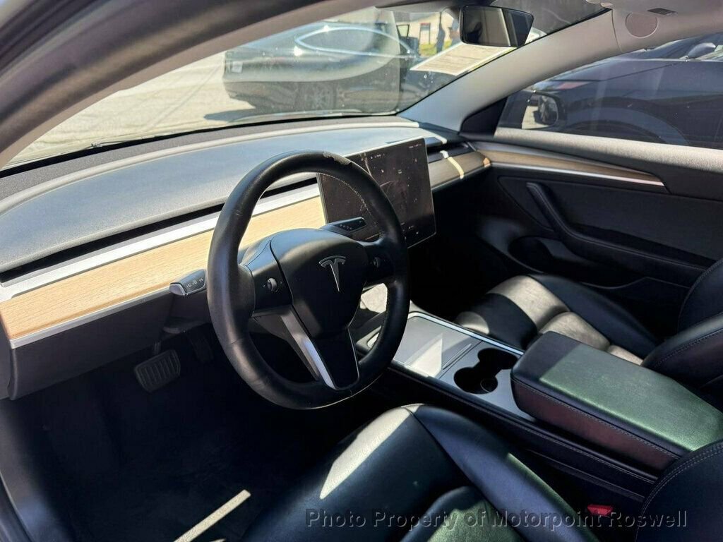 Used 2023 Tesla Model 3 Standard Range RWD image 4