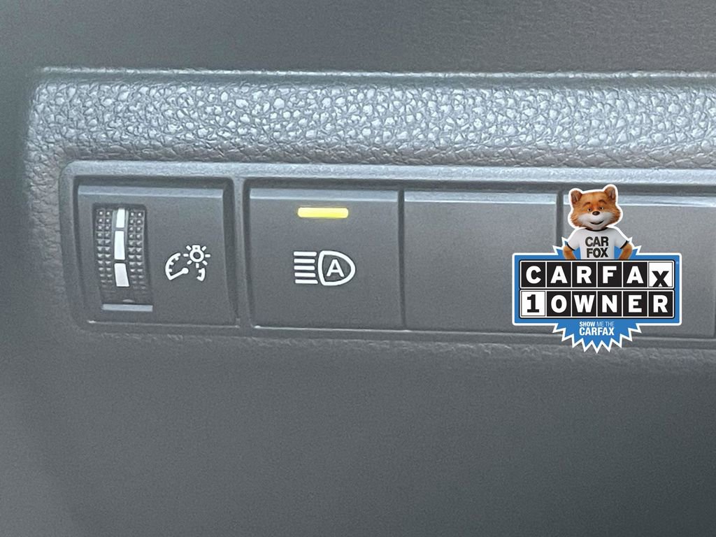 Used 2025 Toyota Corolla XSE image 27