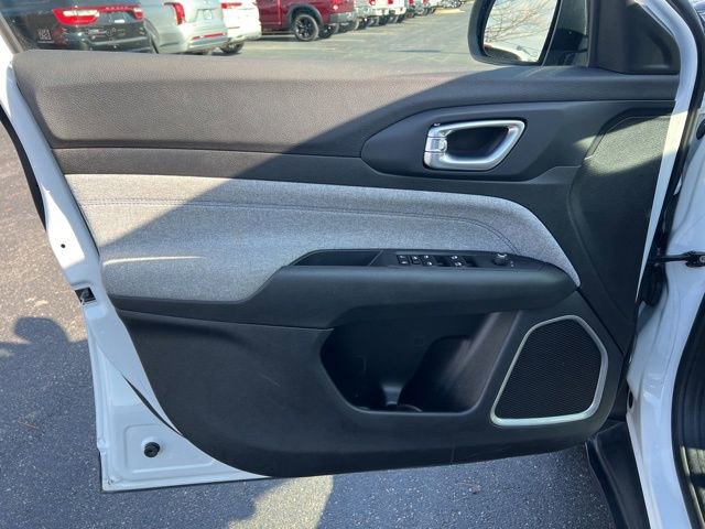 Used 2023 Jeep Compass Latitude image 27