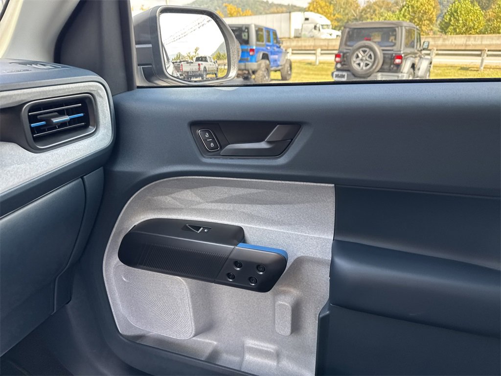 New 2025 Ford Maverick XLT image 25