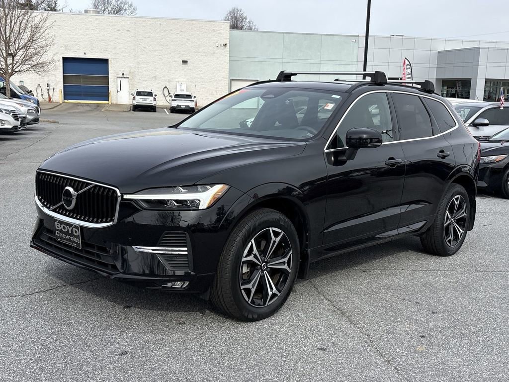 Used 2022 Volvo XC60 B5 Momentum w/ Climate Package image 4