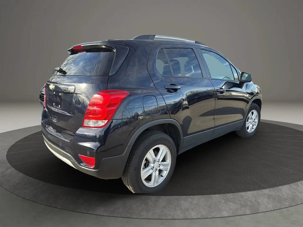Used 2021 Chevrolet Trax LT w/ Driver Confidence Package AWD/4WD image 5