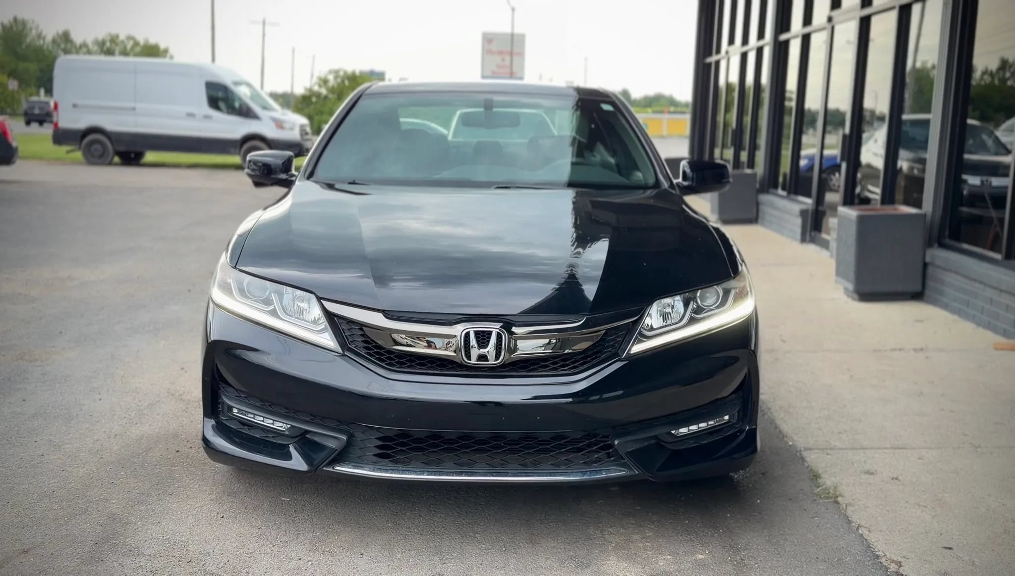 Used 2017 Honda Accord EX-L image 6