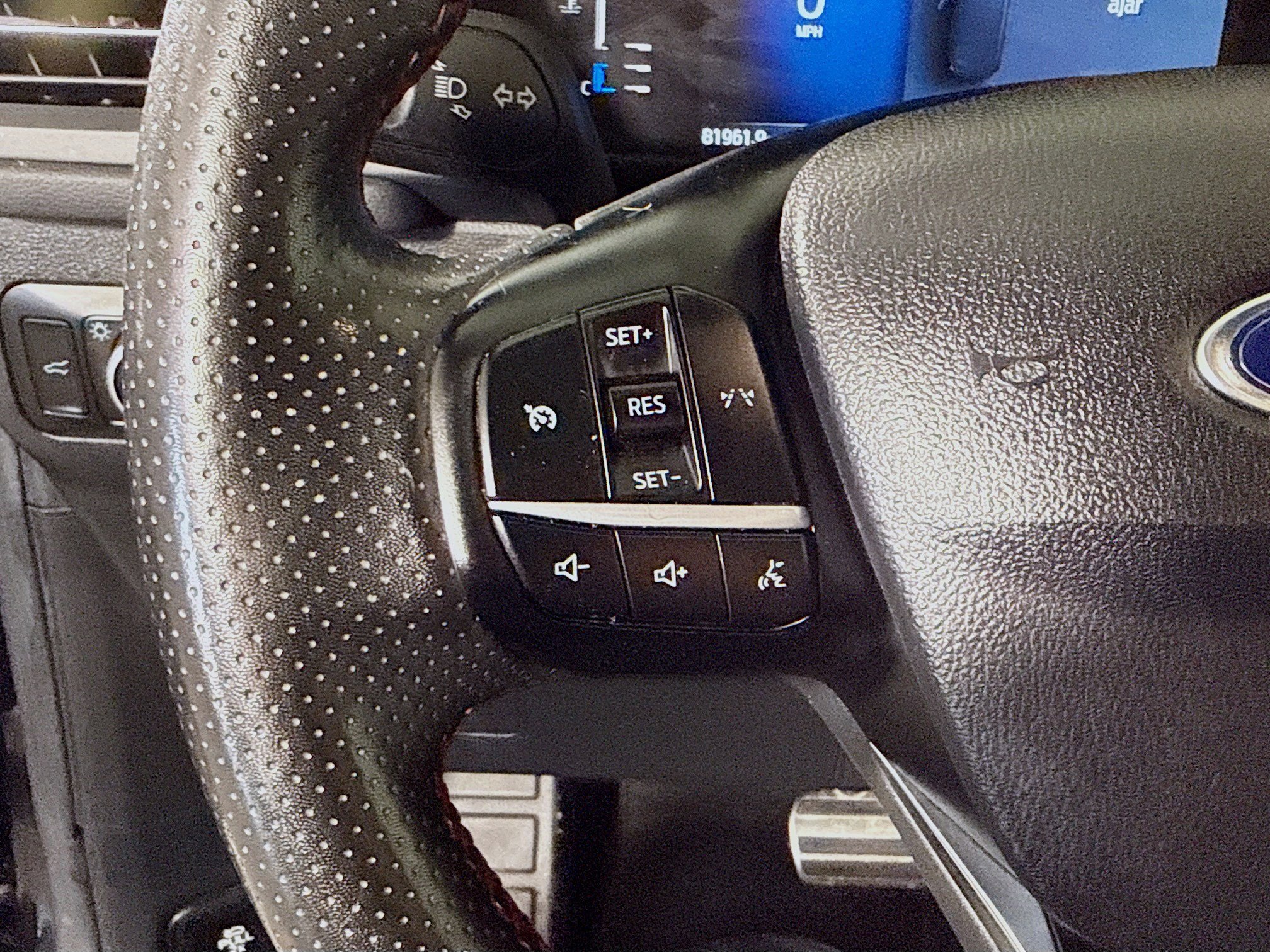 Used 2023 Ford Escape ST-Line image 14