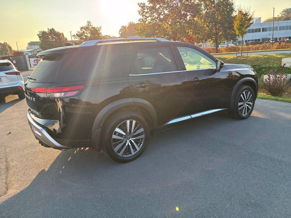 Used 2022 Nissan Pathfinder Platinum AWD/4WD image 8