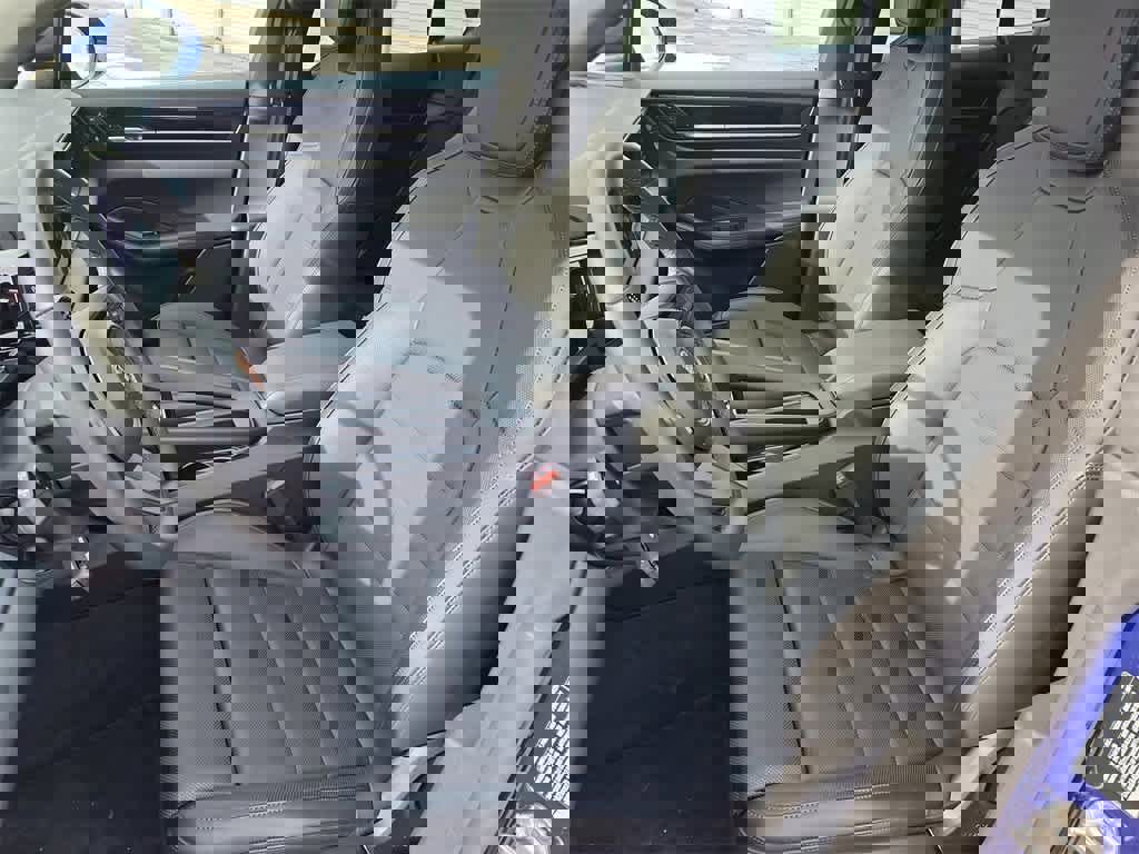 Certified 2025 Porsche Macan 4S Electric image 5