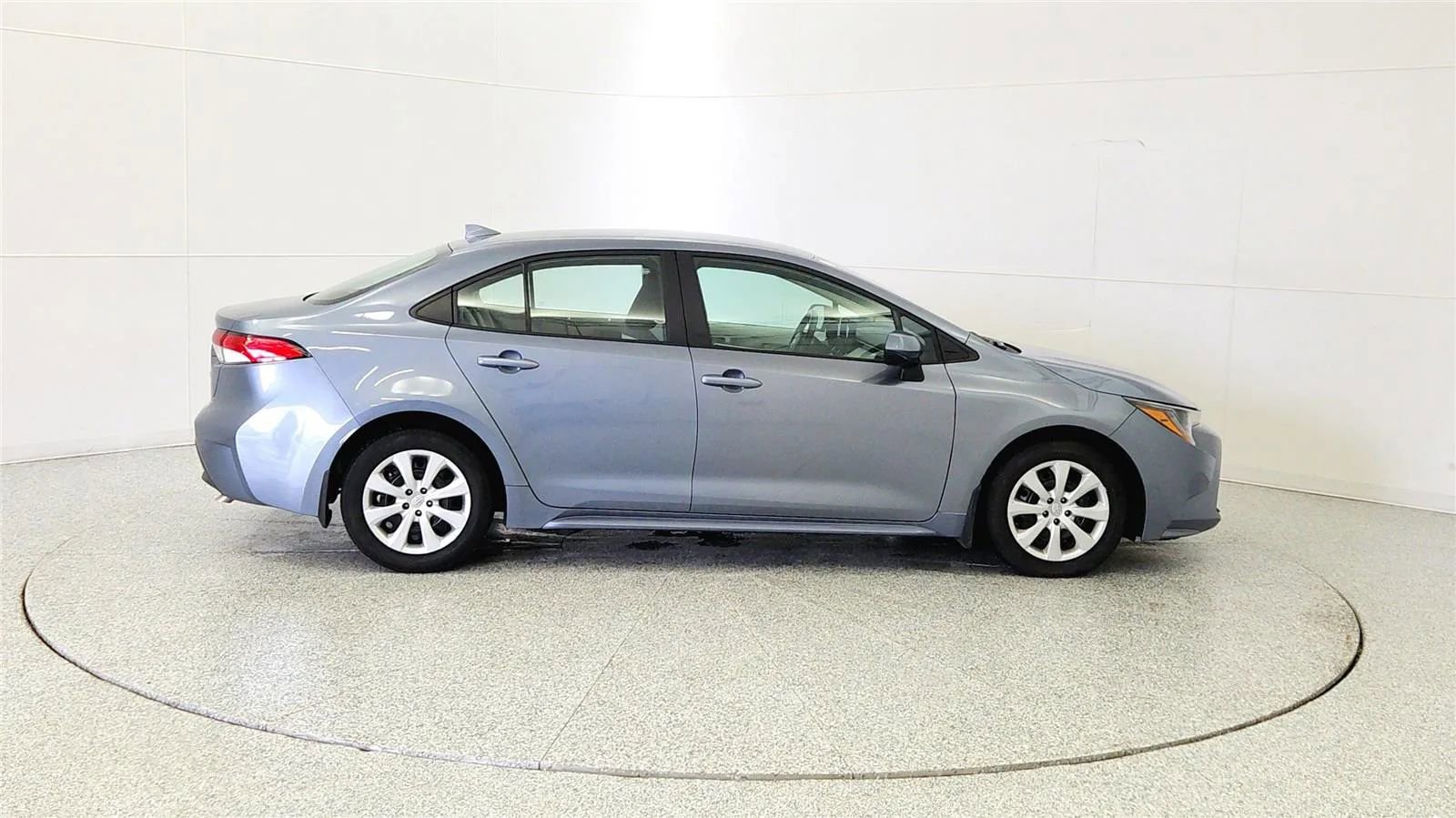 Used 2025 Toyota Corolla LE image 8