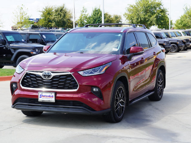 Used 2021 Toyota Highlander Limited FWD image 10