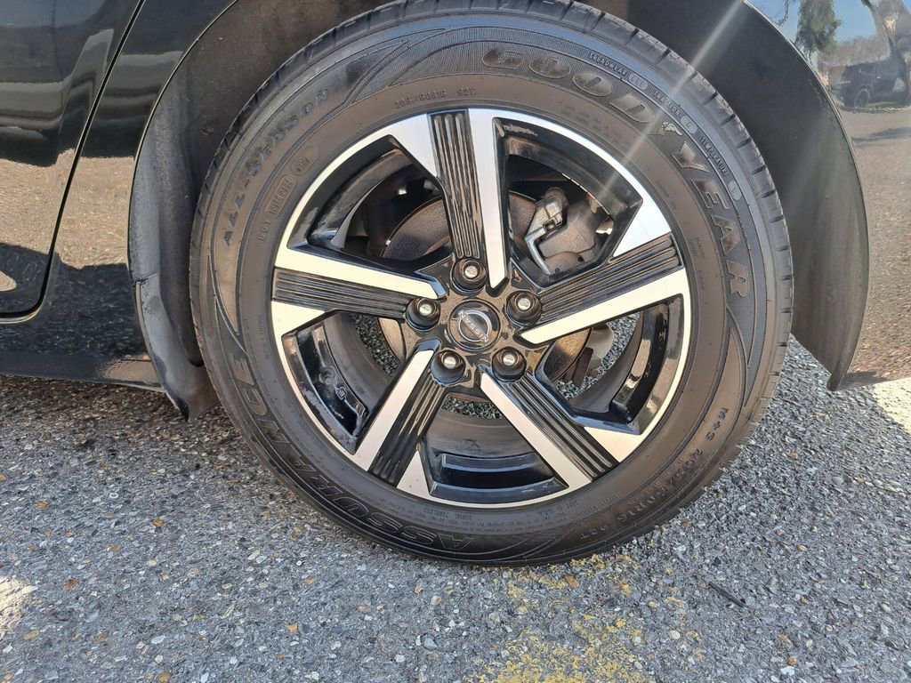 Used 2025 Nissan Sentra SV image 27