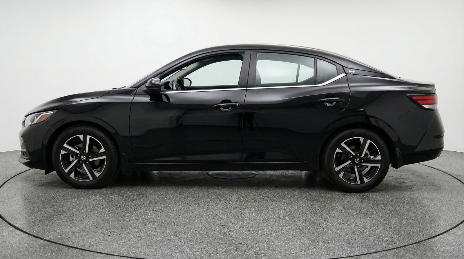 Used 2025 Nissan Sentra SV FWD image 5