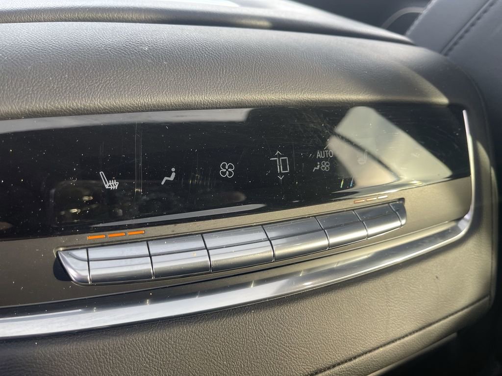 Used 2024 Cadillac Escalade Premium Luxury image 31