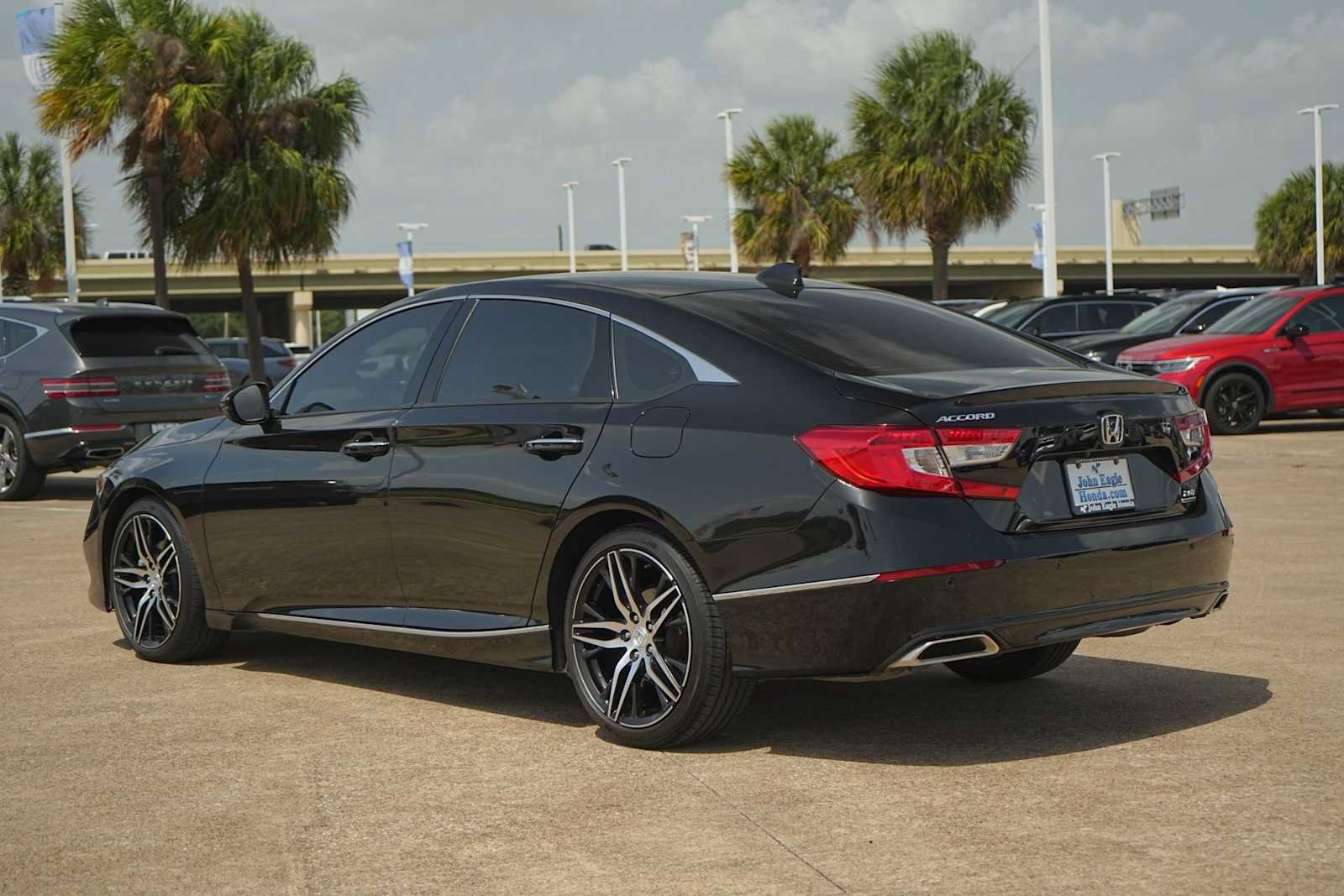 Used 2021 Honda Accord Touring image 7
