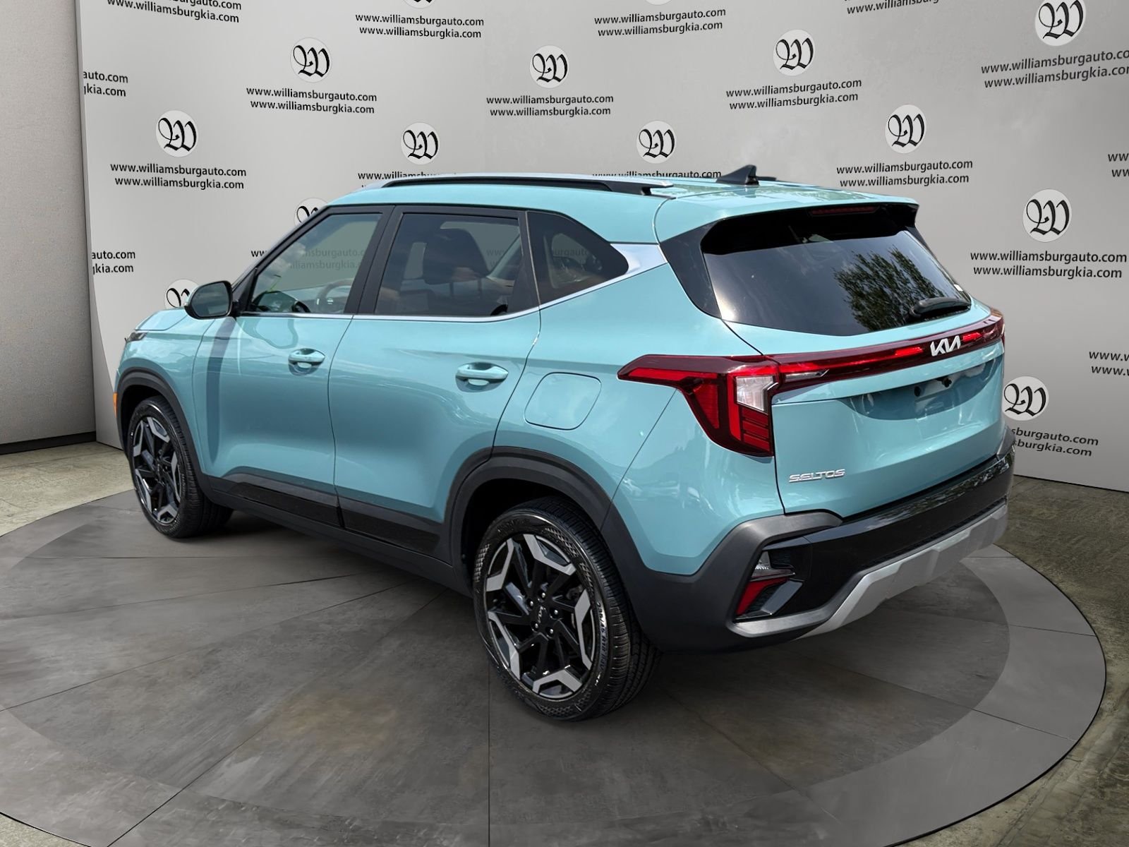 Used 2024 Kia Seltos SX w/ SX Sunroof Package AWD/4WD image 3