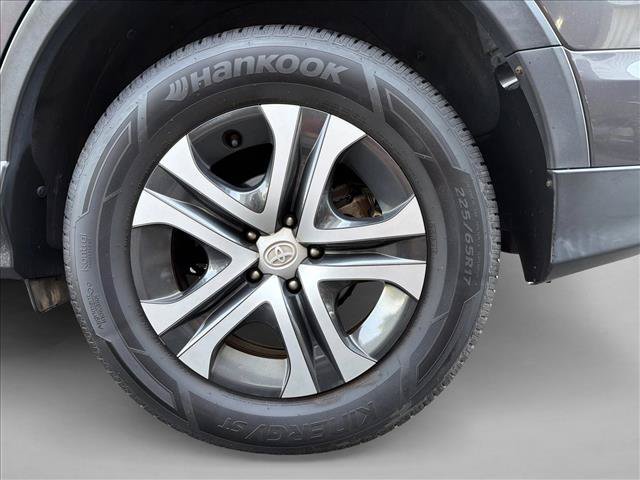 Used 2016 Toyota RAV4 LE FWD image 9