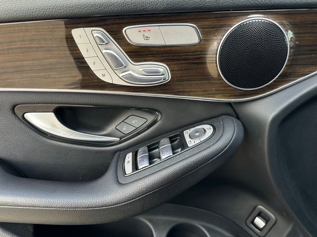 Used 2021 Mercedes-Benz GLC 300 4MATIC image 15