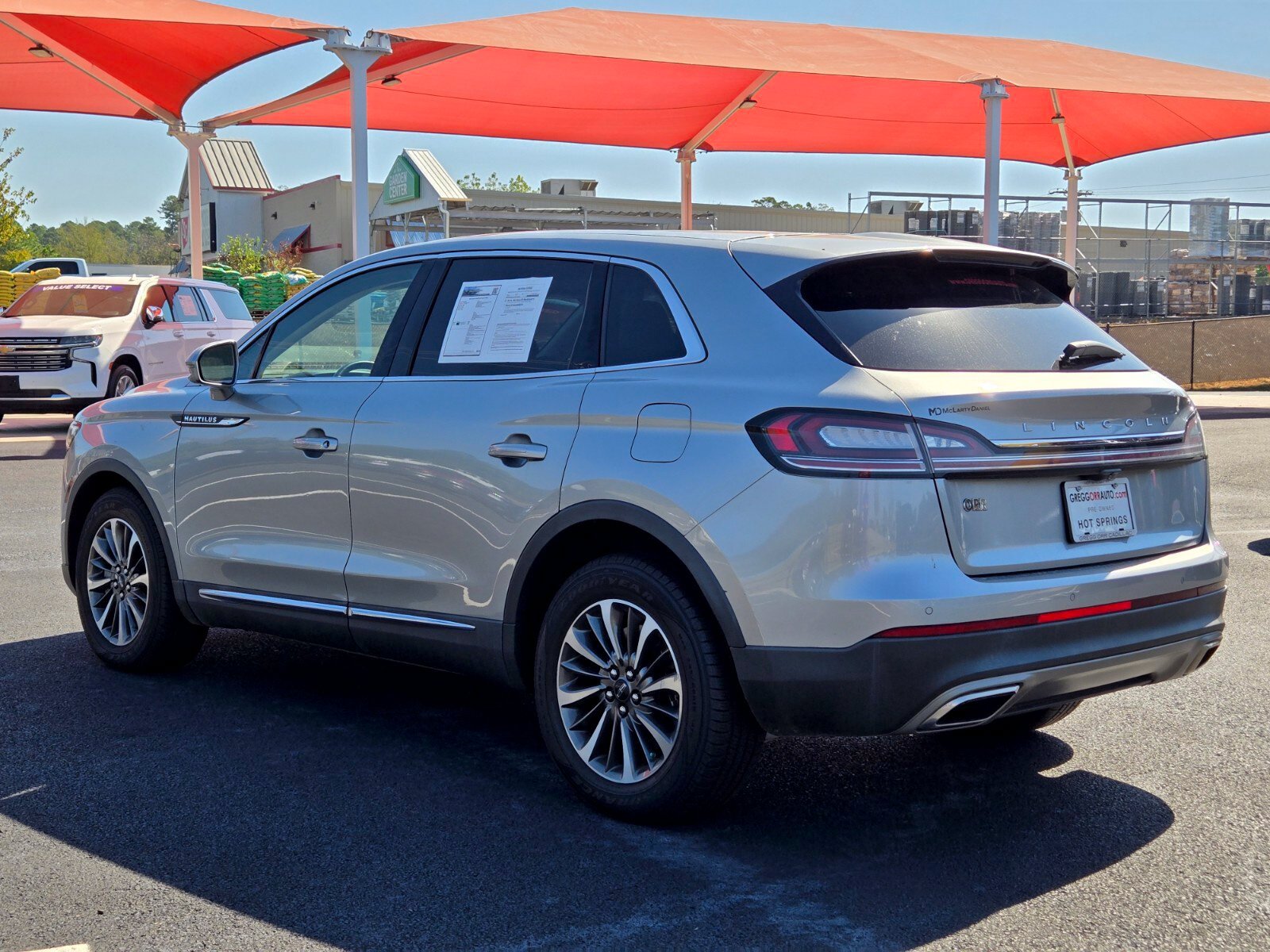 Used 2023 Lincoln Nautilus Reserve w/ Cargo Utility Package AWD/4WD image 3