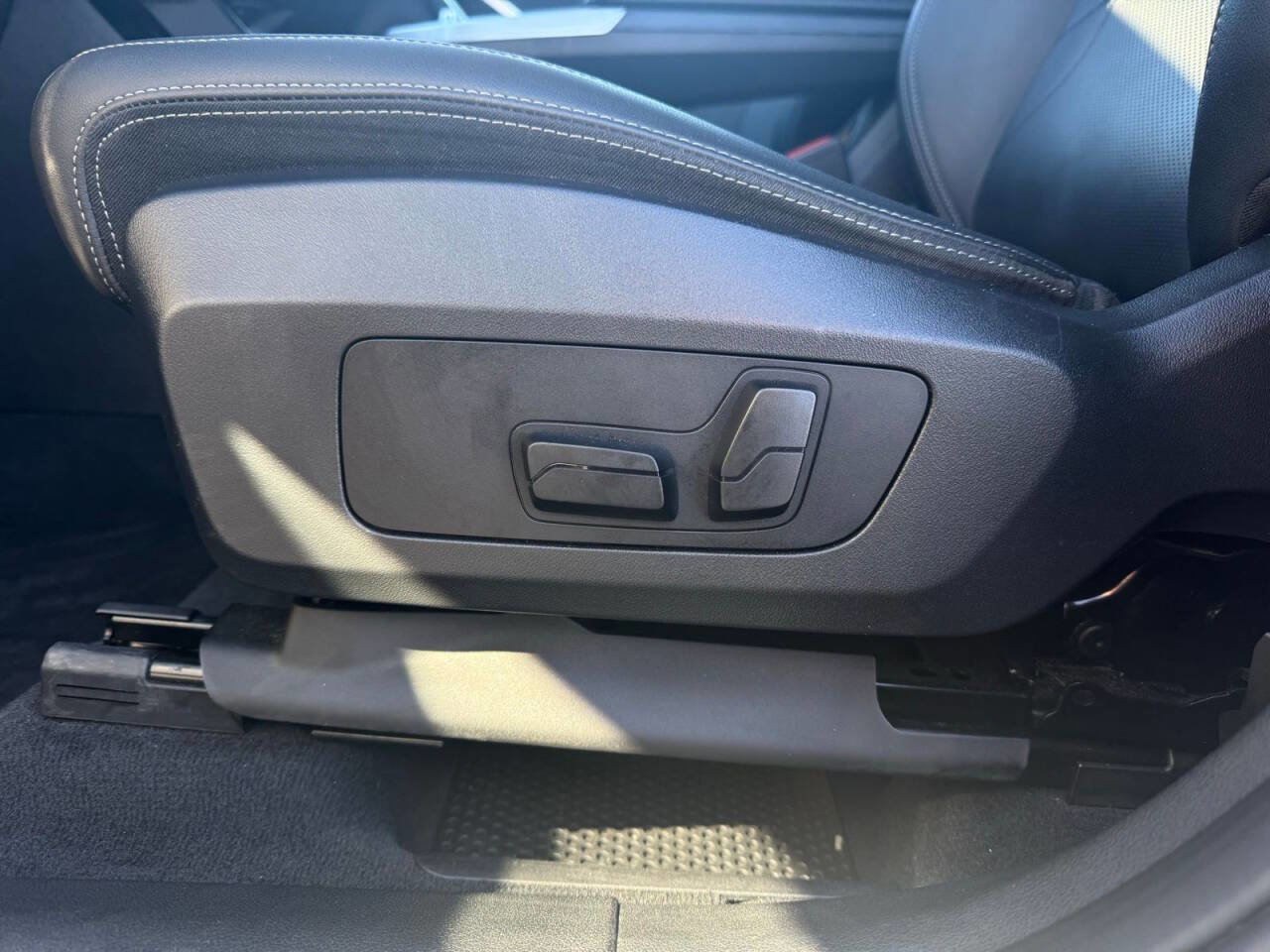 Used 2025 BMW X1 xDrive28i image 13