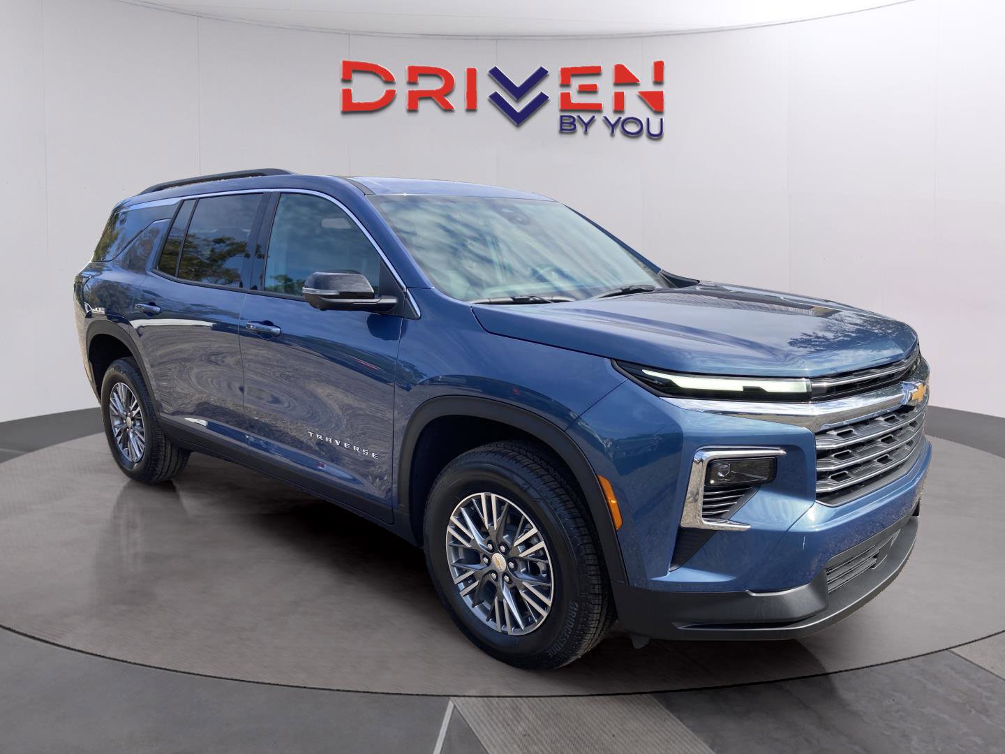 New 2026 Chevrolet Traverse LT w/ Driver Confidence Package image 7