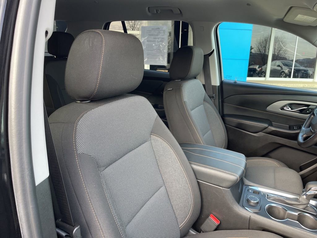 Used 2021 Chevrolet Traverse LT image 26