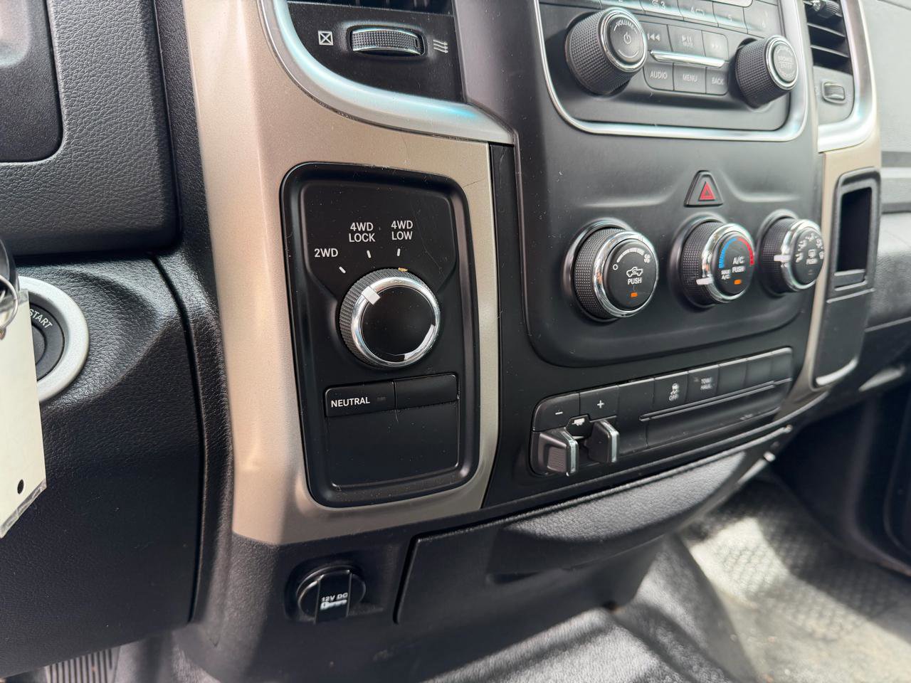 Used 2014 RAM 2500 SLT w/ Protection Group AWD/4WD image 13