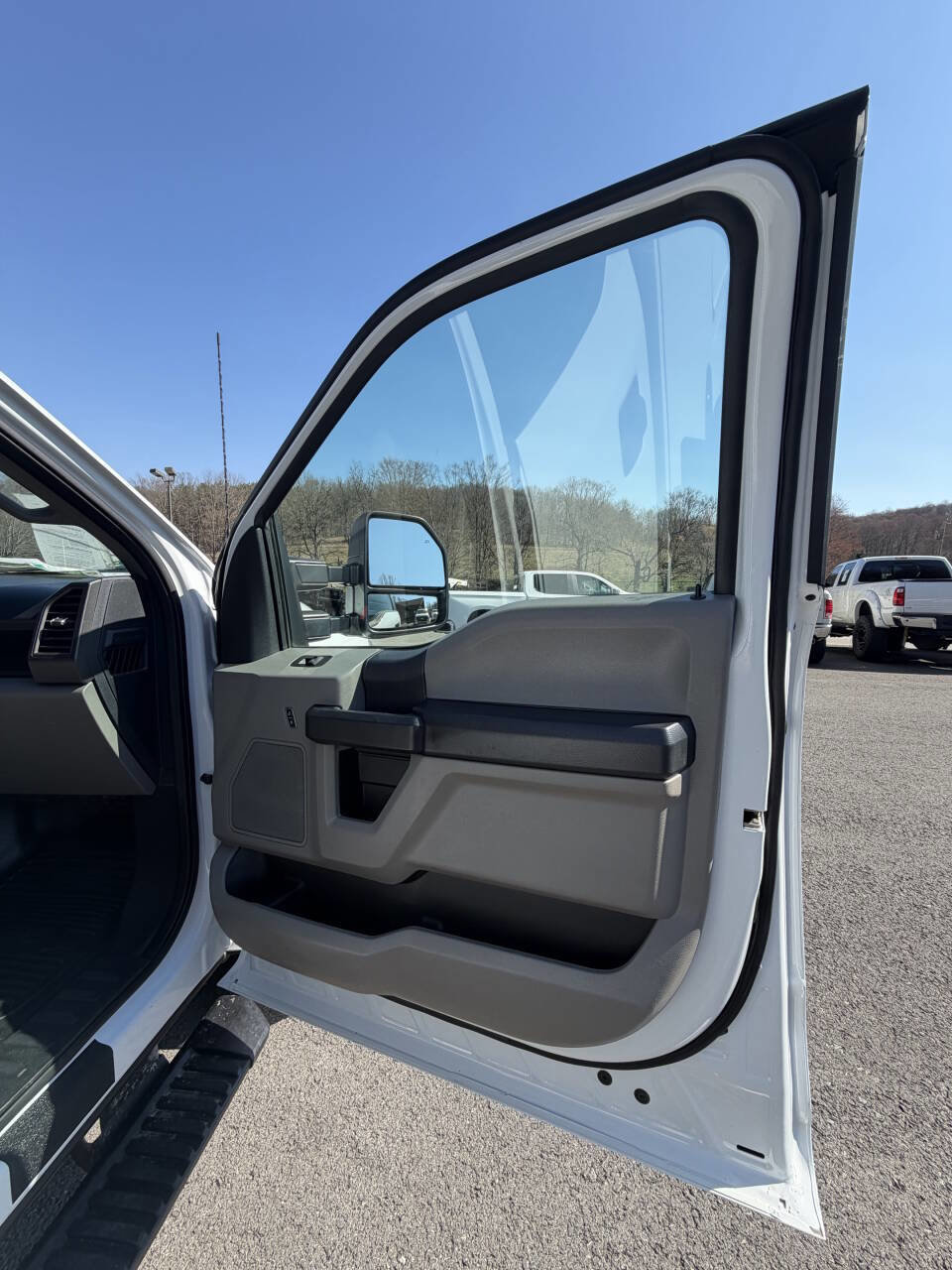 Used 2022 Ford F350 XL w/ Power Equipment Group image 24