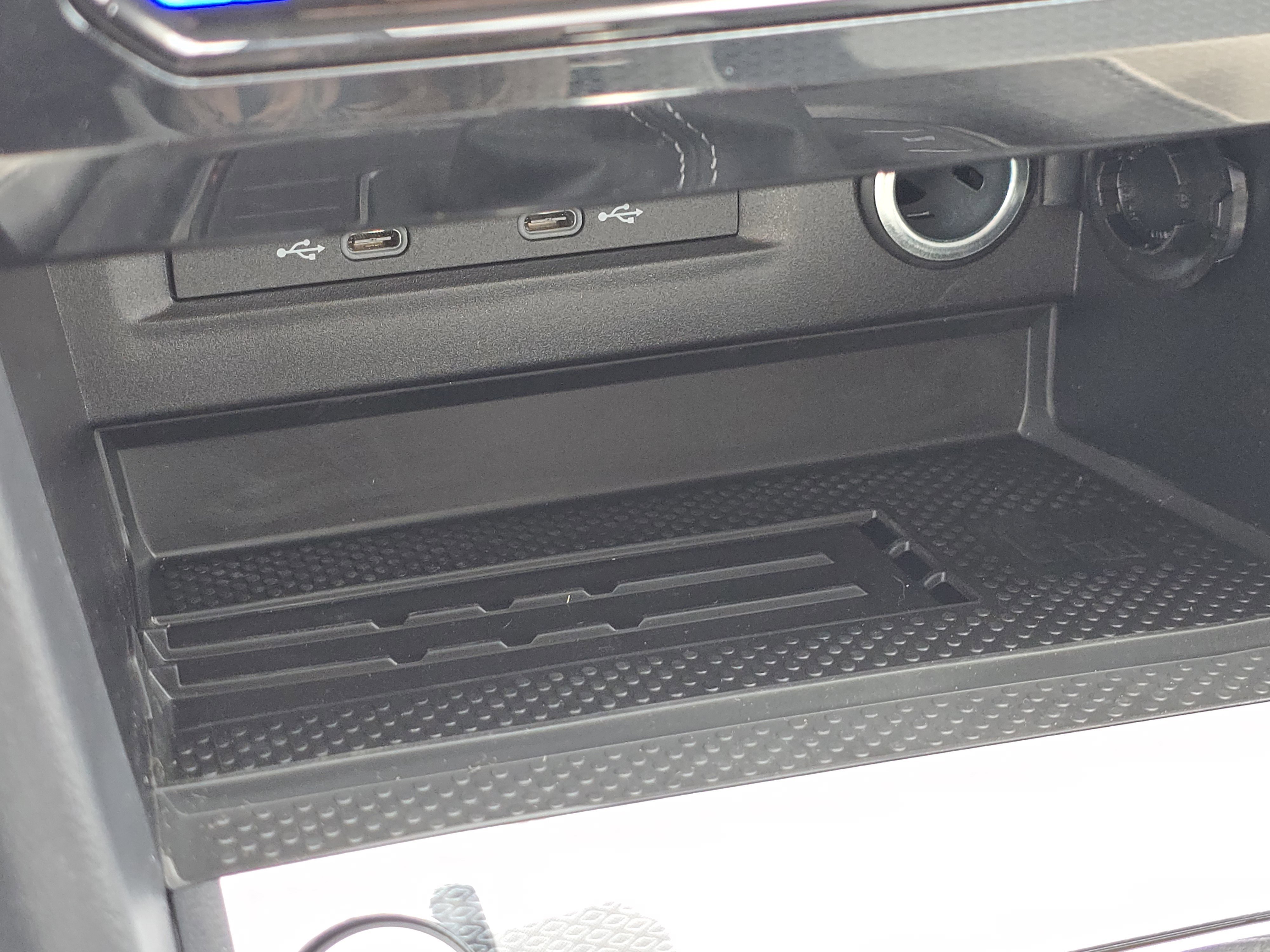 New 2026 Volkswagen Taos SE image 9