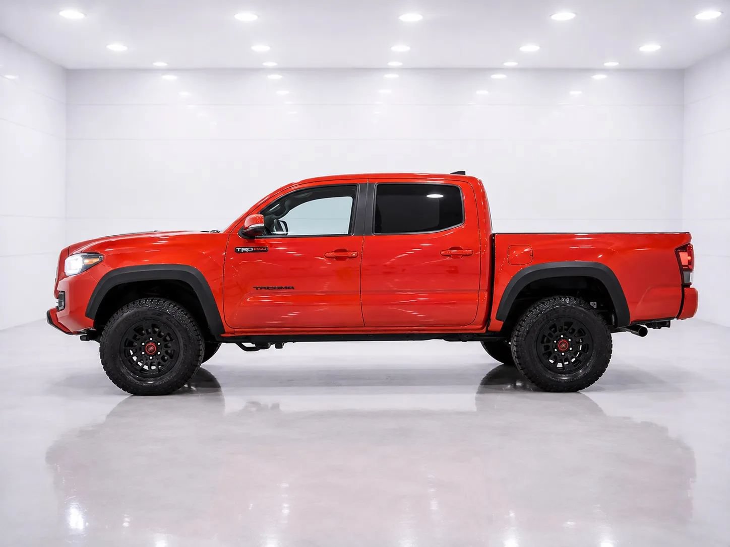 Used 2017 Toyota Tacoma TRD Pro AWD/4WD image 2