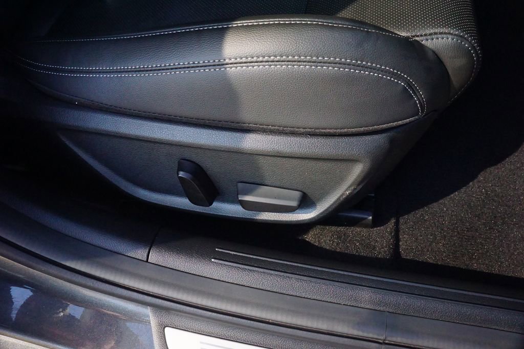 Certified 2026 Genesis G70 2.5T image 23