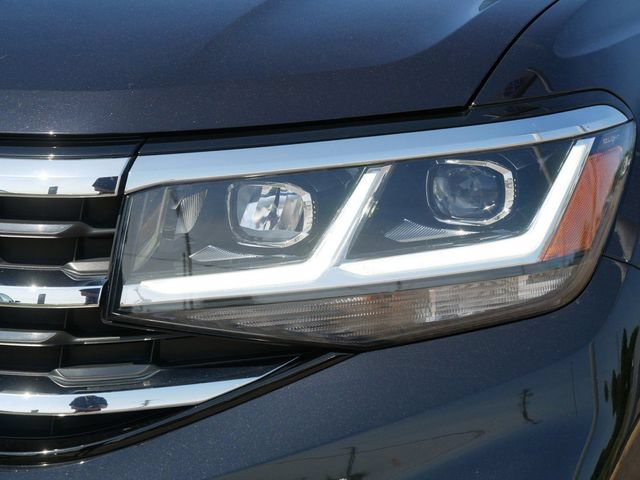 Certified 2022 Volkswagen Atlas SEL R-Line AWD/4WD image 10