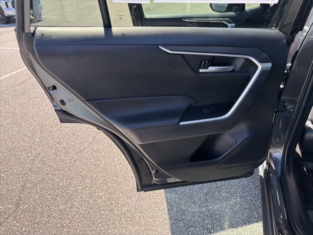 Used 2023 Toyota RAV4 XLE Premium image 15