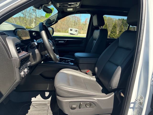 Used 2025 Chevrolet Tahoe LT w/ Advanced Technology Package AWD/4WD image 9