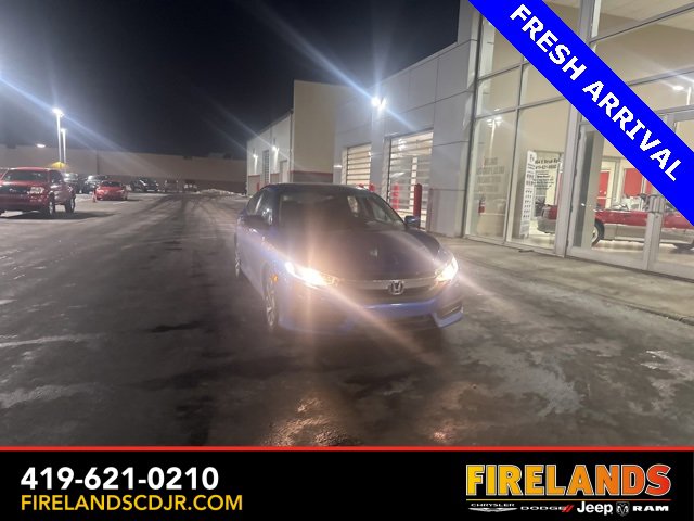 Used 2017 Honda Civic EX image 3