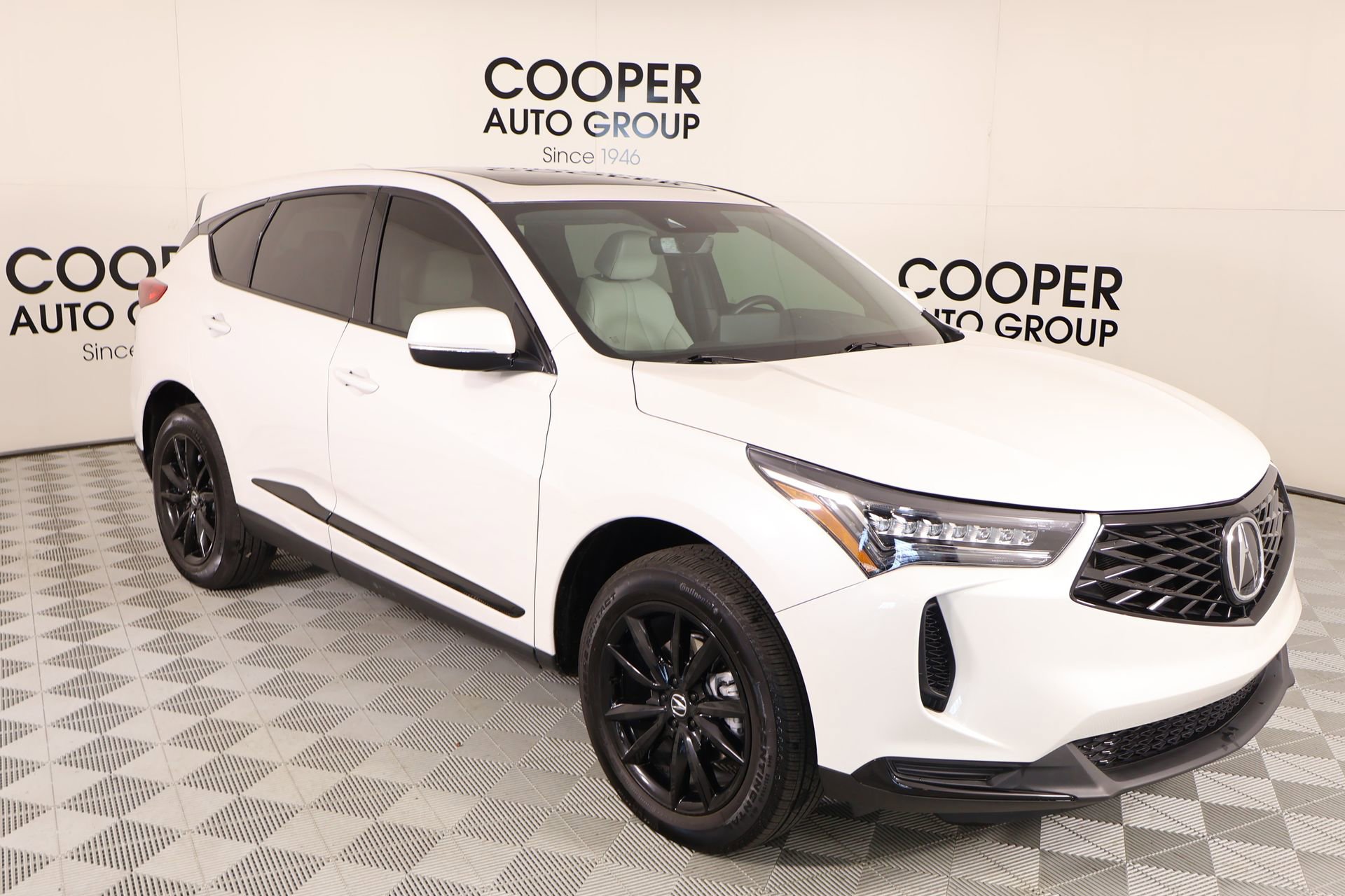 Used 2025 Acura RDX SH-AWD image 1