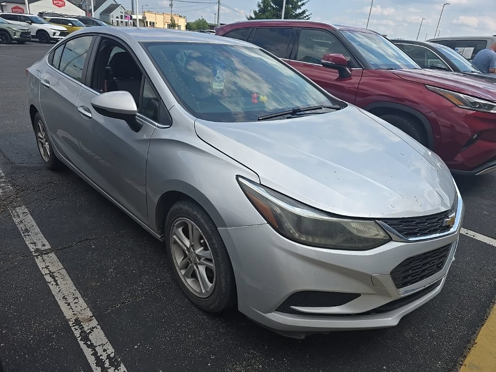Used 2017 Chevrolet Cruze LT FWD image 9