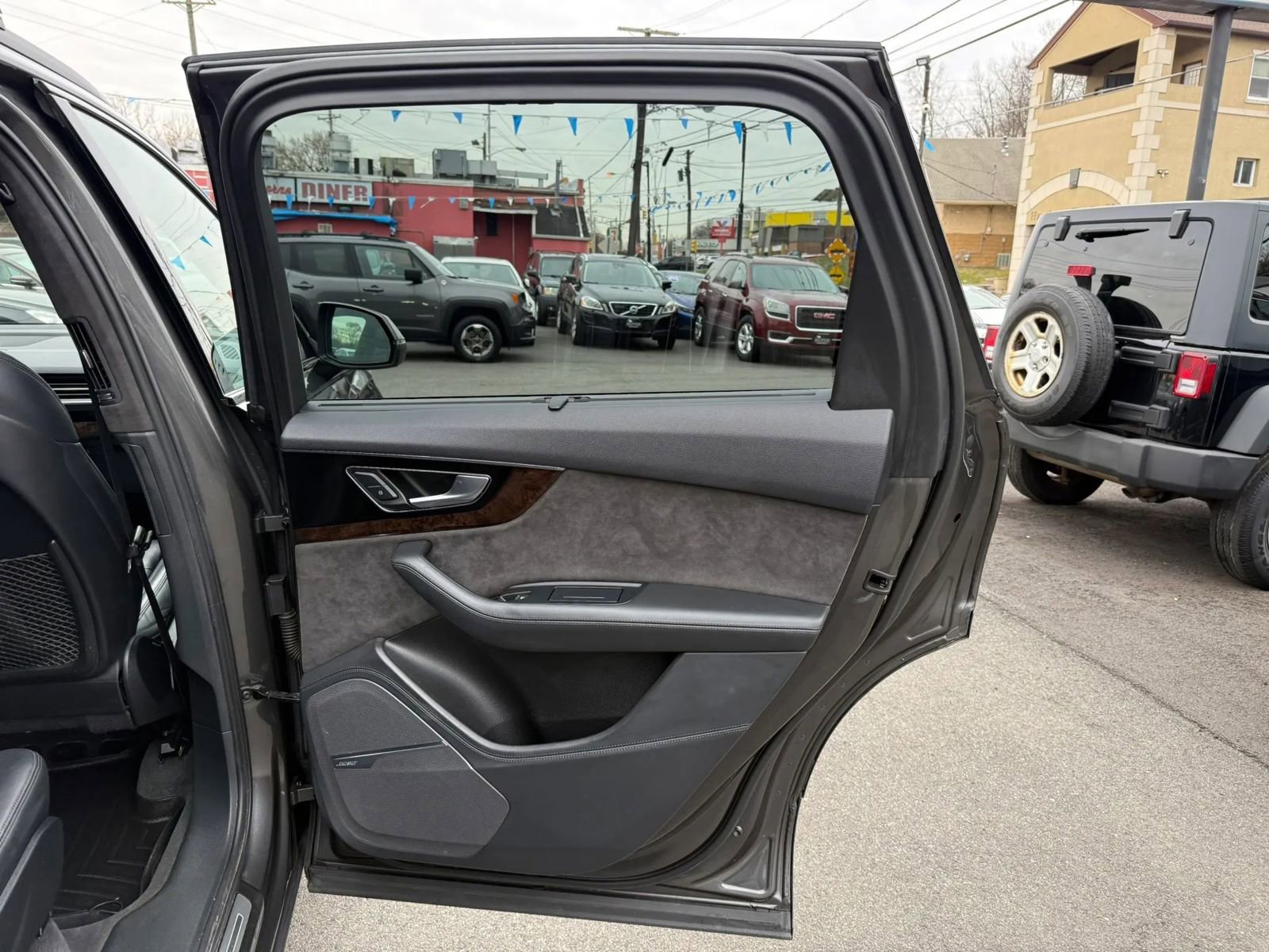 Used 2018 Audi Q7 3.0T Prestige w/ Prestige Package image 59