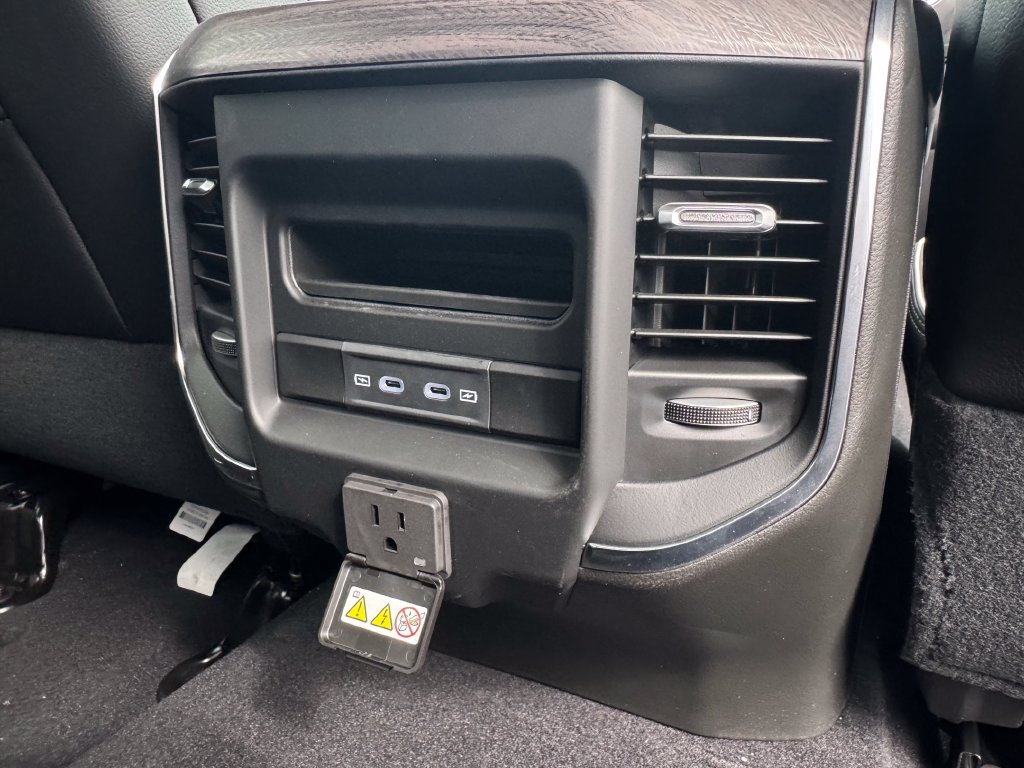 New 2027 RAM 3500 Laramie AWD/4WD image 15