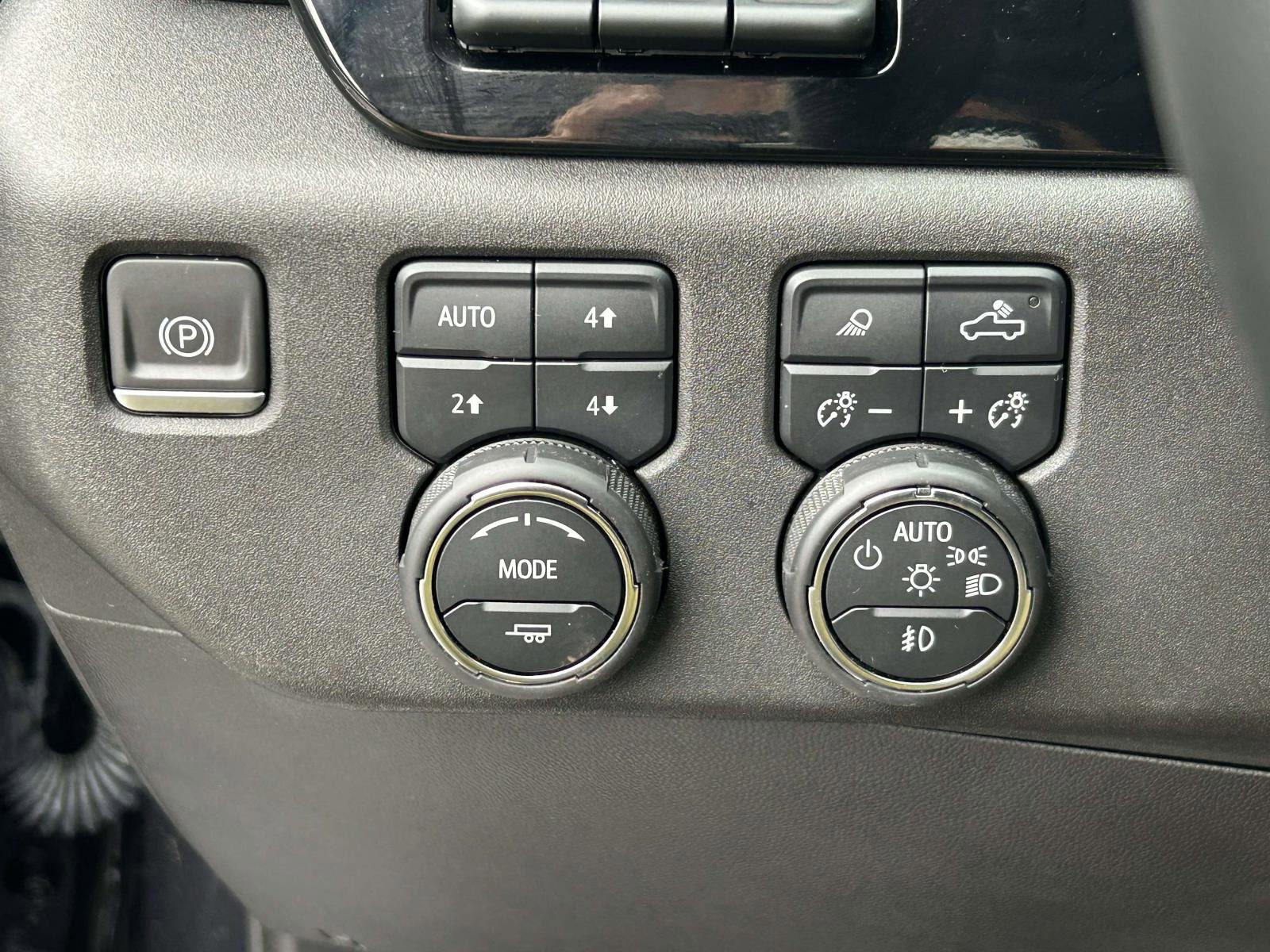 Used 2024 Chevrolet Silverado 1500 LTZ image 19