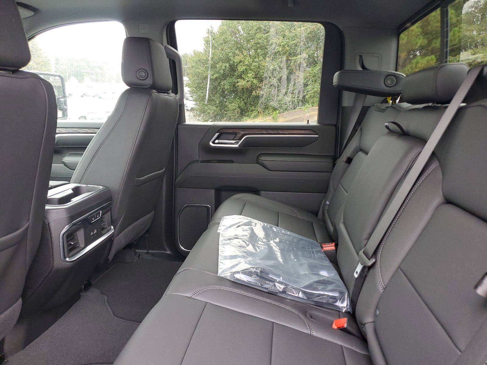 New 2025 GMC Sierra 2500 SLT w/ SLT Premium Package image 15