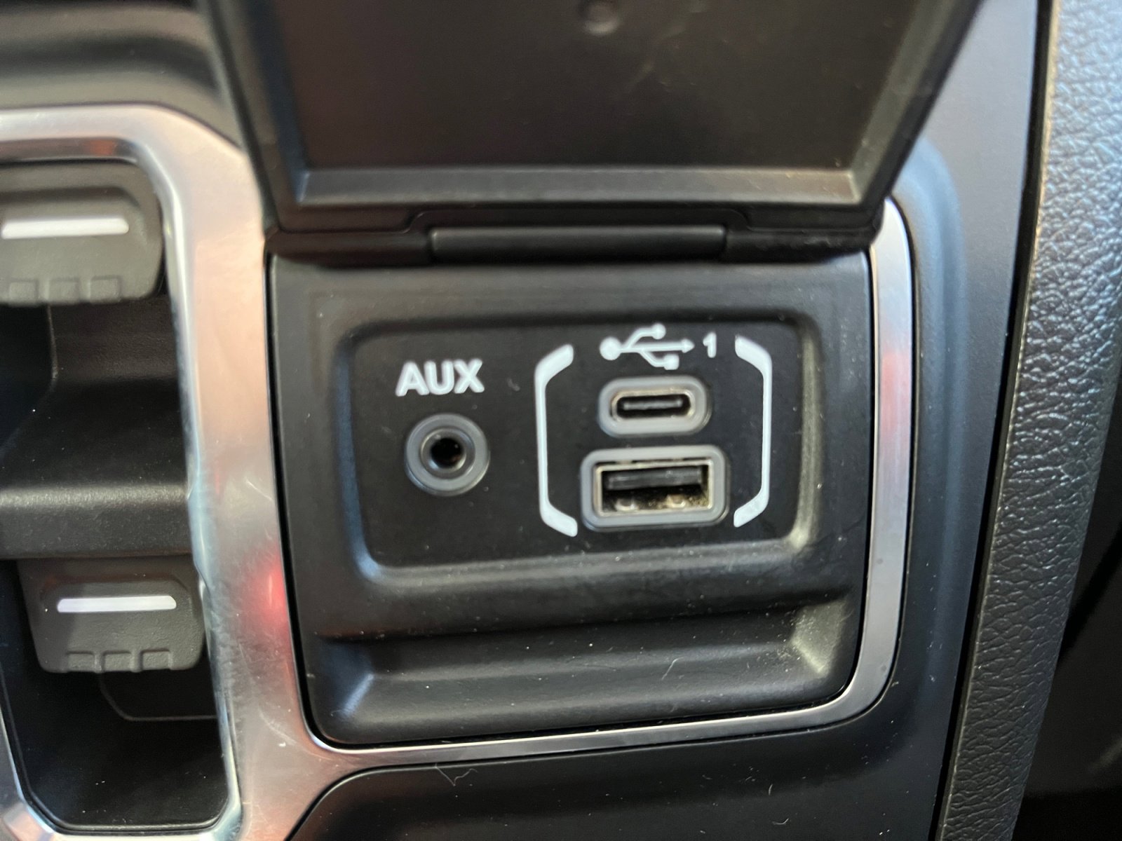 Used 2022 Jeep Gladiator Sport AWD/4WD image 18