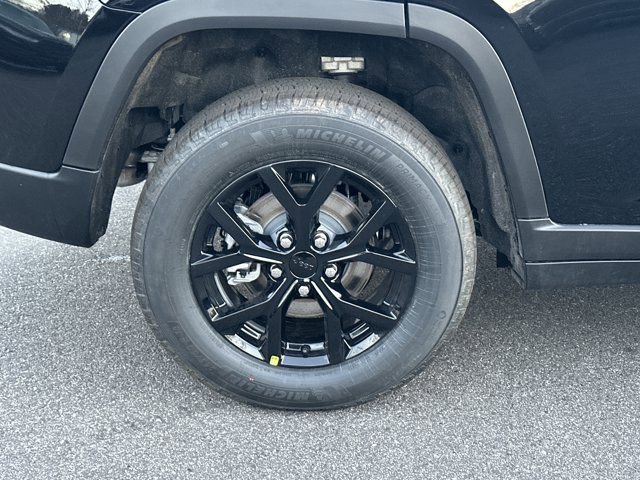 New 2026 Jeep Grand Cherokee Altitude RWD image 18