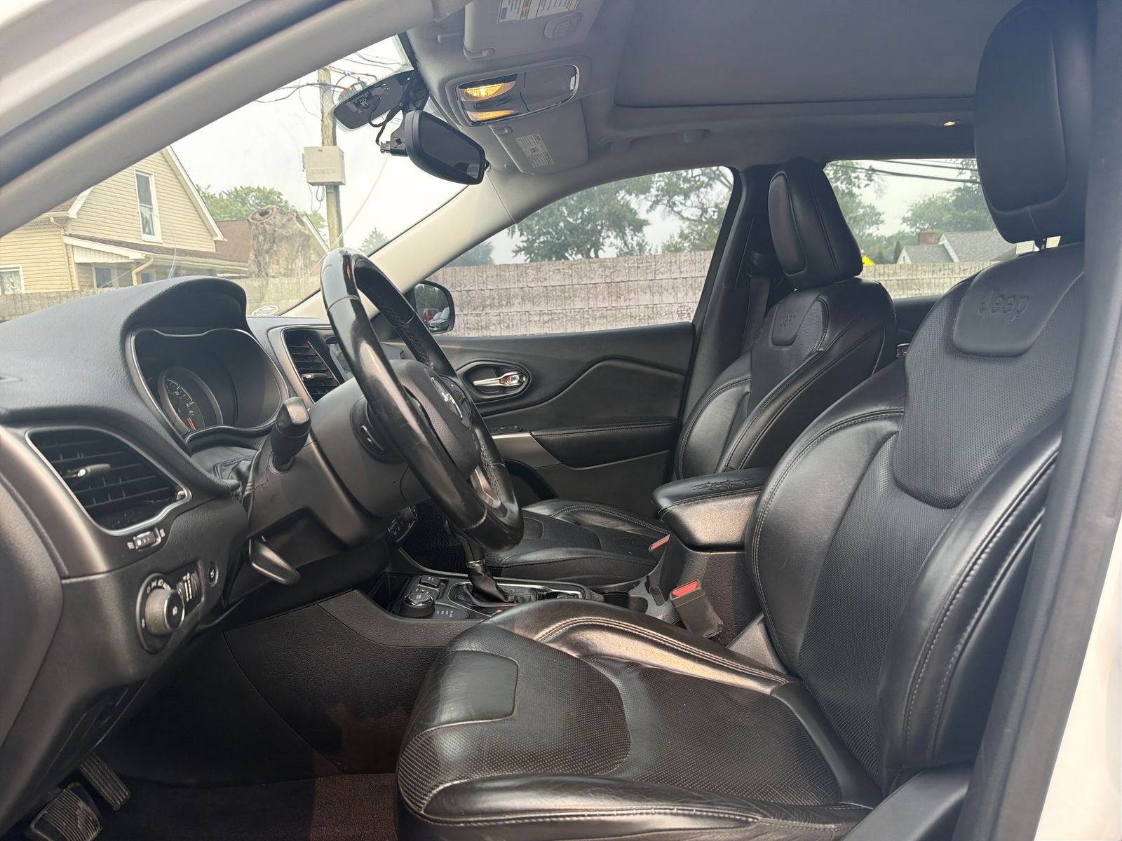 Used 2019 Jeep Cherokee Limited AWD/4WD image 11