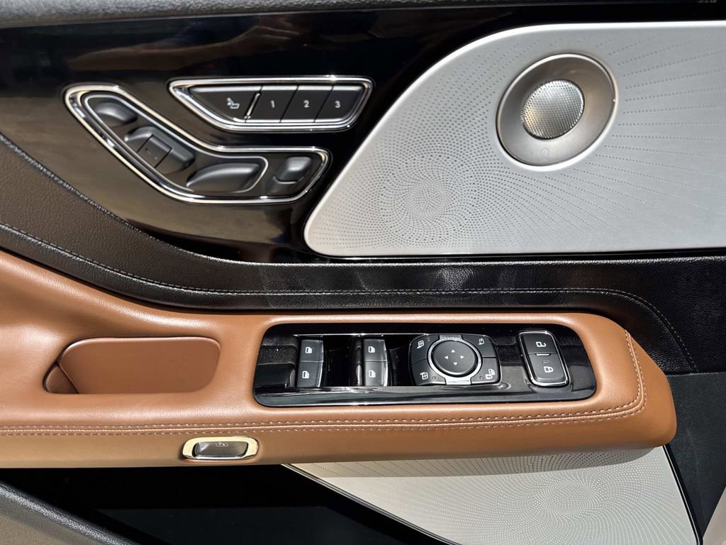 Used 2023 Lincoln Aviator Grand Touring w/ Equipment Group 301A AWD/4WD image 22