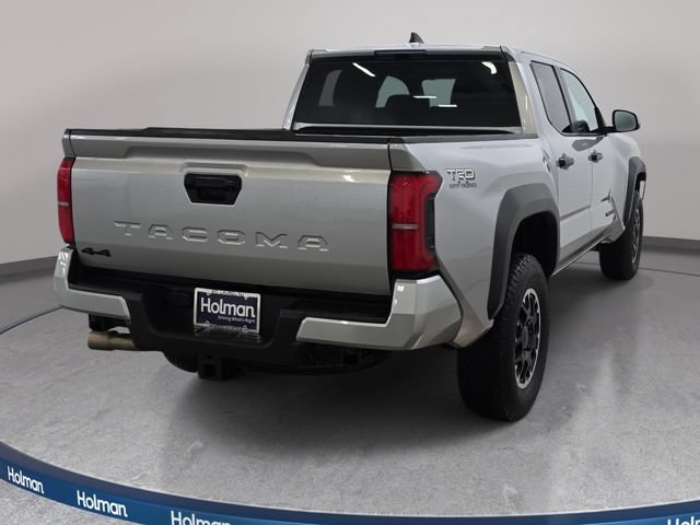 Certified 2024 Toyota Tacoma TRD Off-Road AWD/4WD image 5