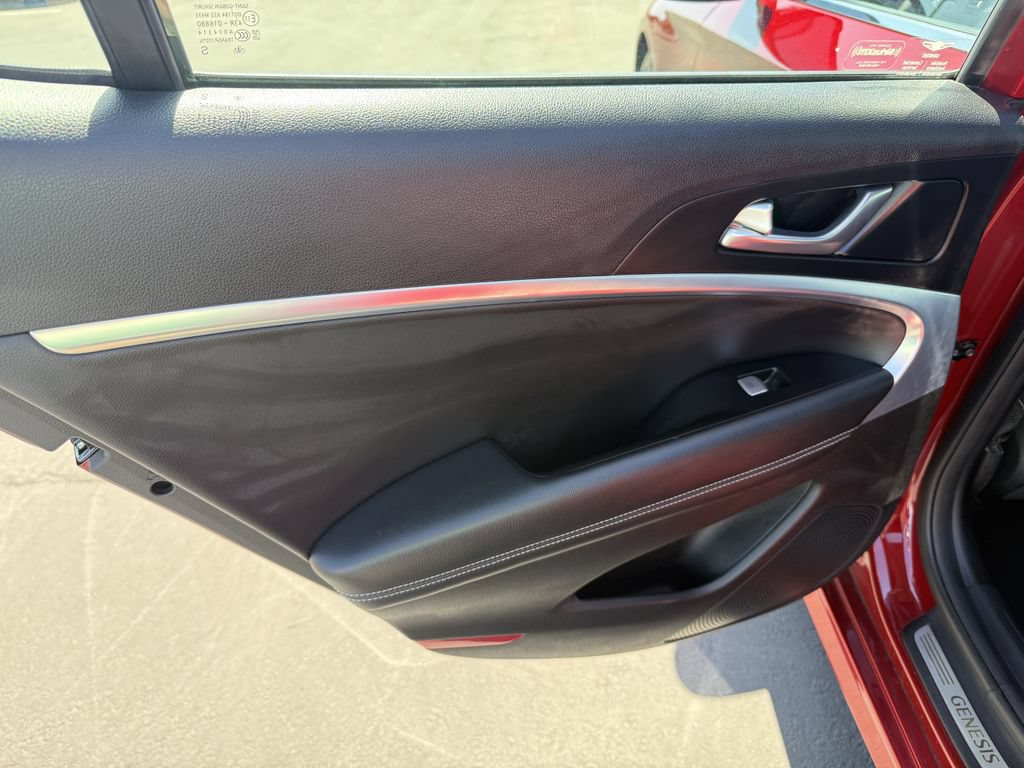 Used 2023 Genesis G70 2.0T RWD image 12